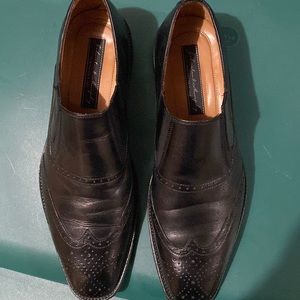 Men’s 9 Medium- Johnson & Murphy (Italian made) slip on wing tips